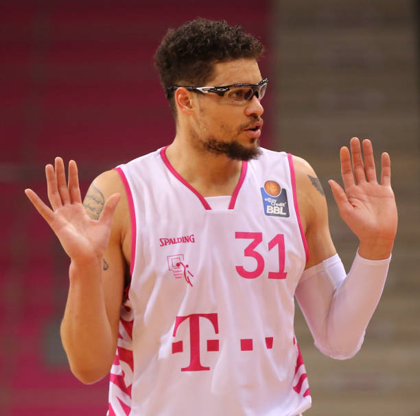 速反击和边 速反击和边