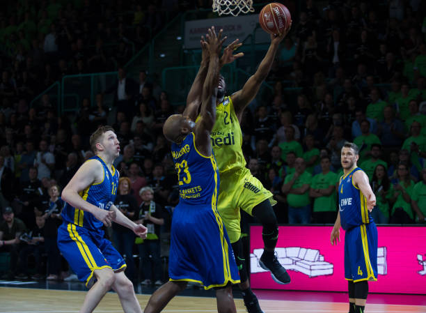 防守转进攻 防守转进攻