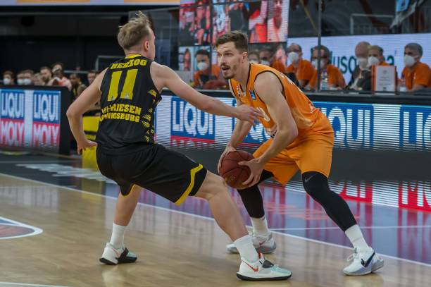 一个需要深 一个需要深