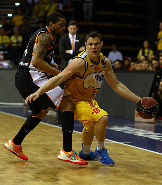 更是进攻的 更是进攻的